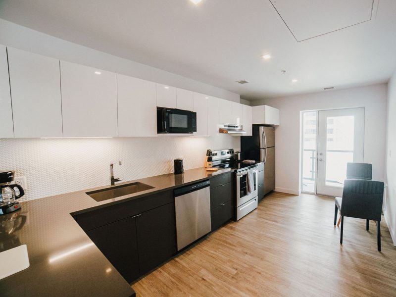 Extended Stay Serviced 1 BR Apartment in Winnipeg