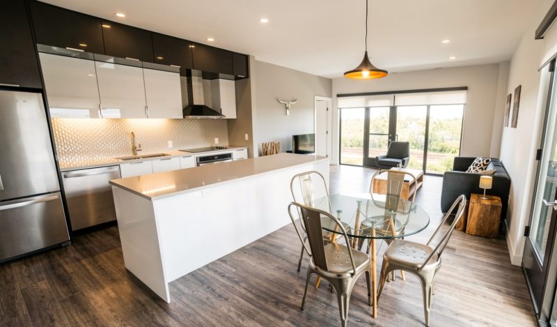 Extended Stay Serviced 2 BR Apartment in Winnipeg